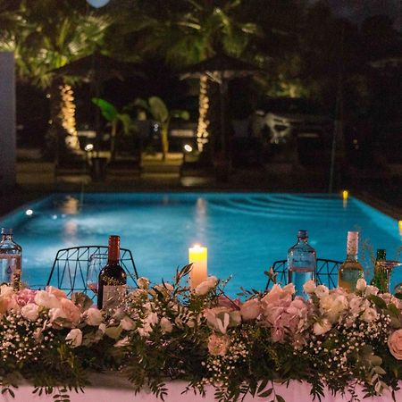 Olive Grove Suites Boutique Hotel โมไรตีกา ภายนอก รูปภาพ