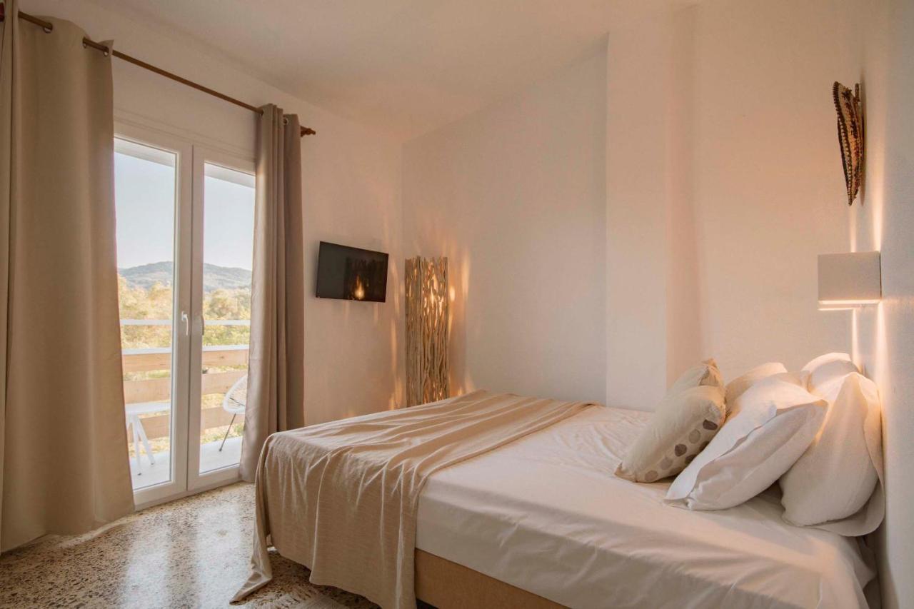 Olive Grove Suites Boutique Hotel โมไรตีกา ภายนอก รูปภาพ