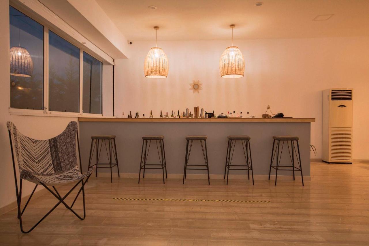 Olive Grove Suites Boutique Hotel โมไรตีกา ภายนอก รูปภาพ