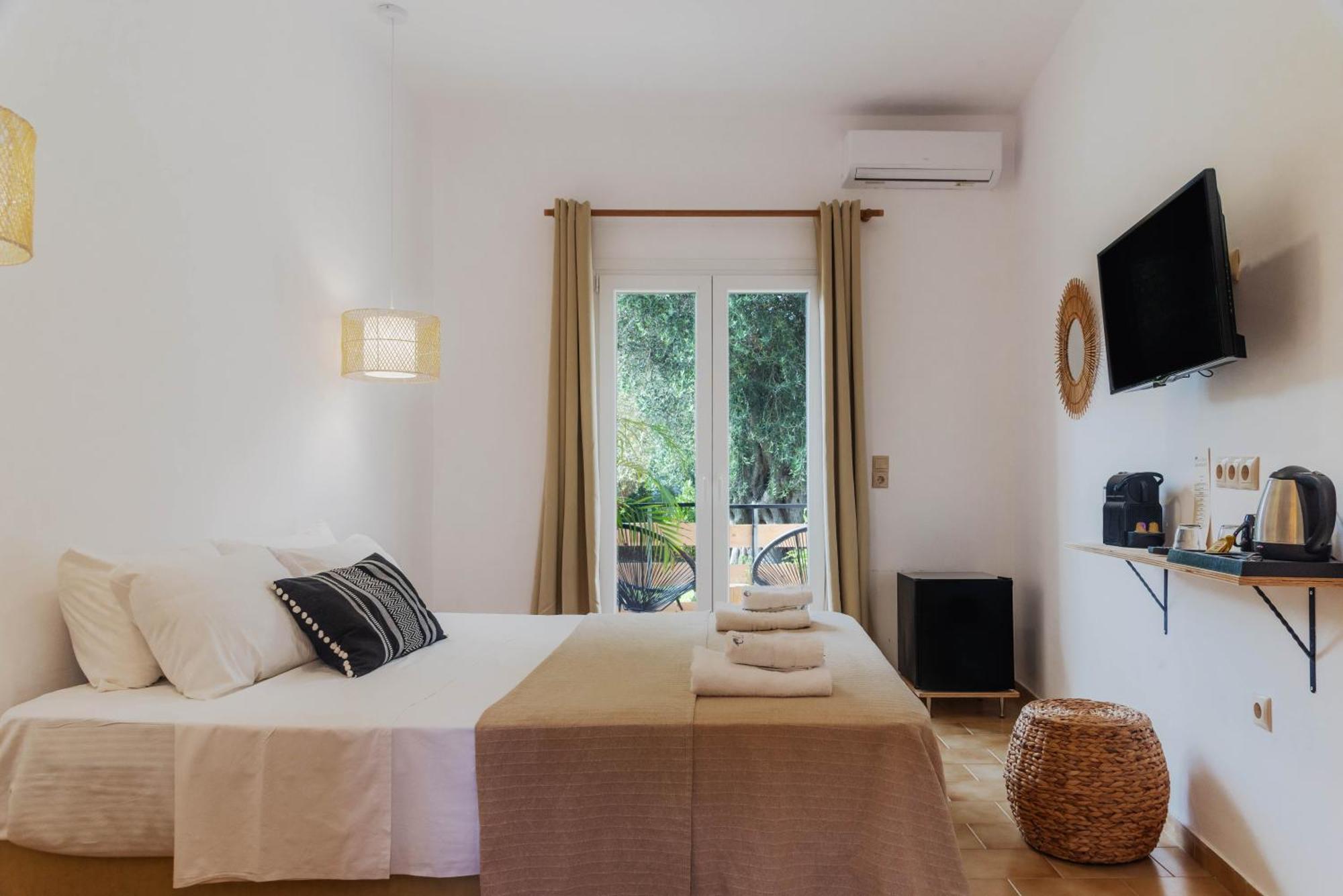 Olive Grove Suites Boutique Hotel โมไรตีกา ภายนอก รูปภาพ