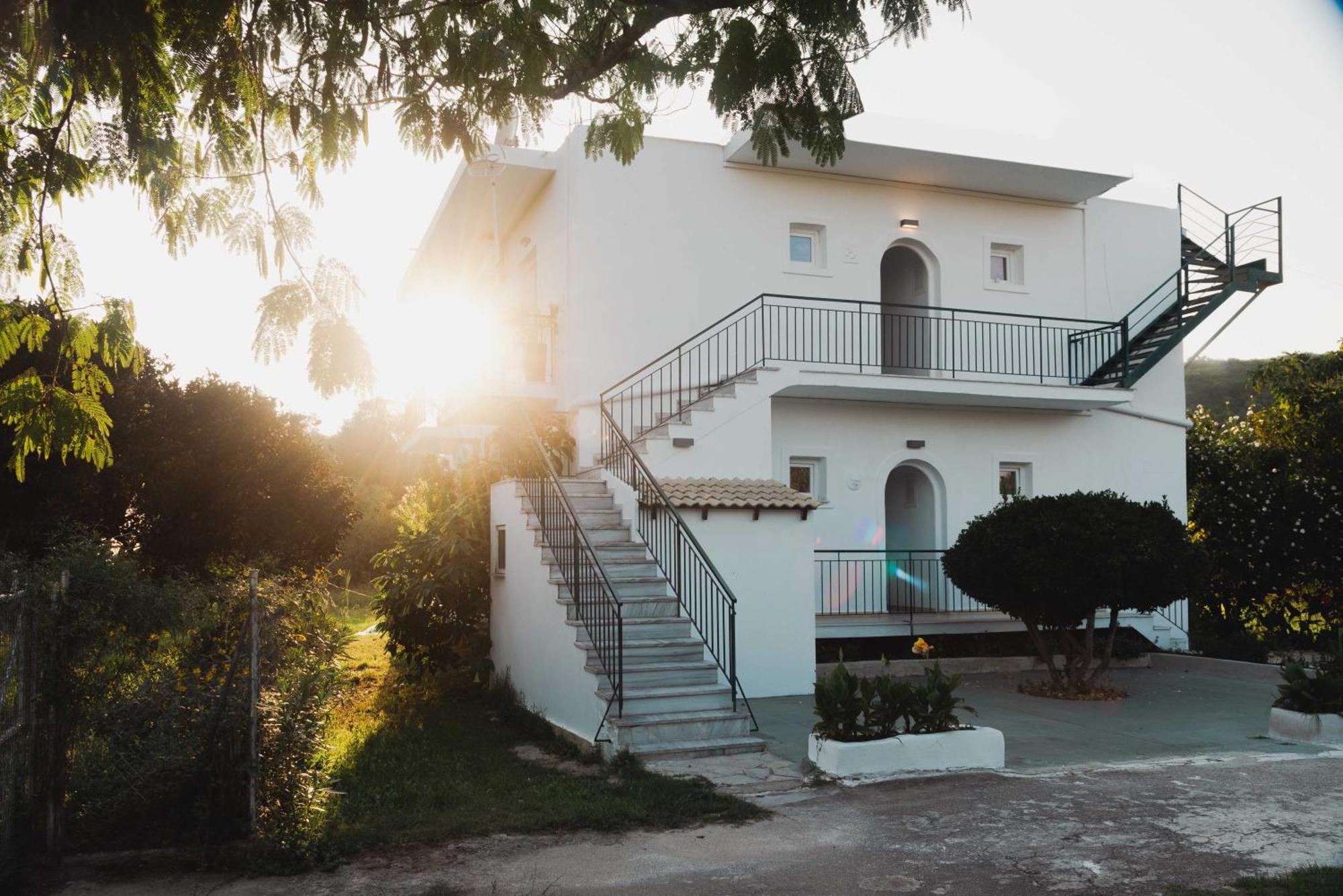 Olive Grove Suites Boutique Hotel โมไรตีกา ภายนอก รูปภาพ