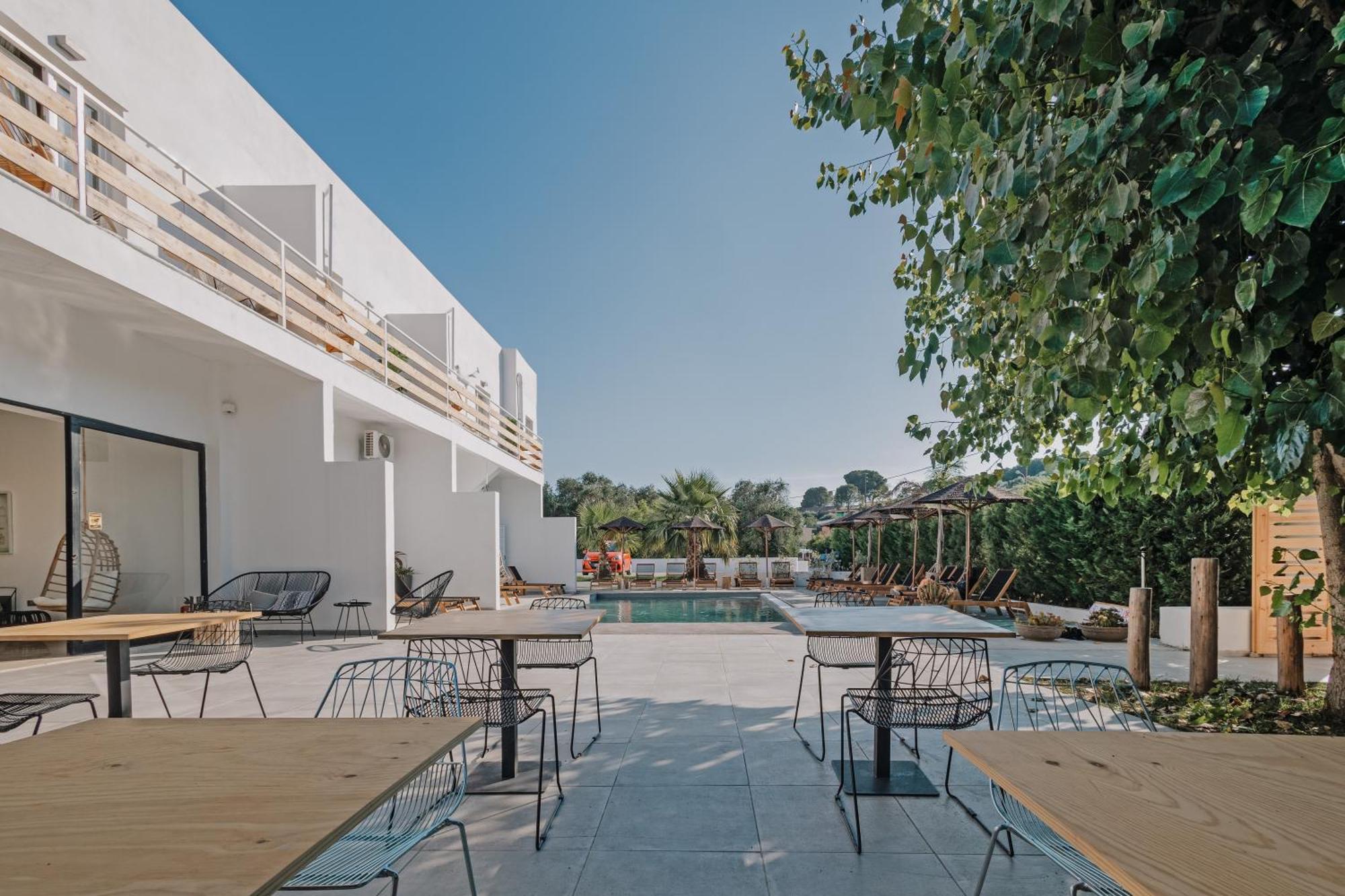 Olive Grove Suites Boutique Hotel โมไรตีกา ภายนอก รูปภาพ