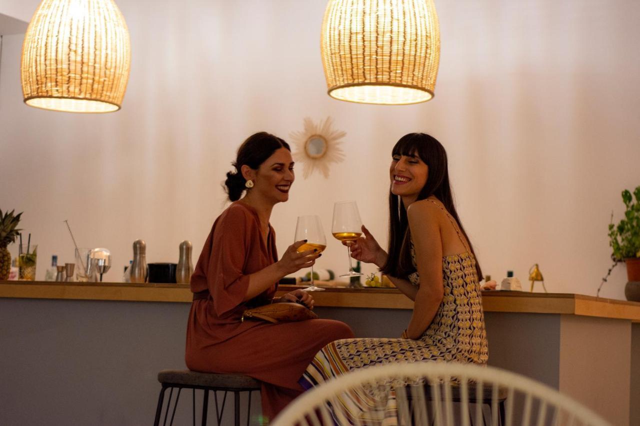 Olive Grove Suites Boutique Hotel โมไรตีกา ภายนอก รูปภาพ