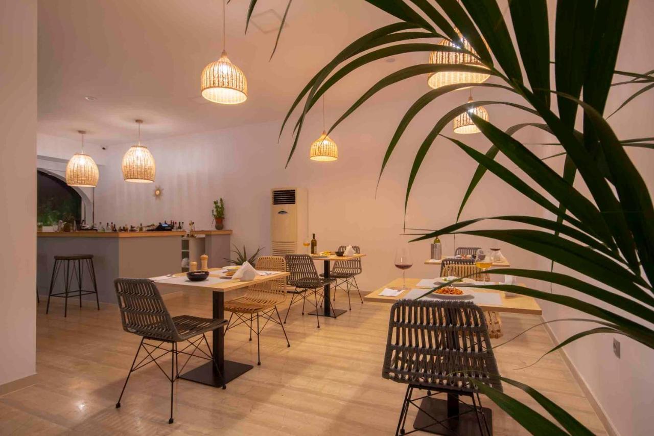 Olive Grove Suites Boutique Hotel โมไรตีกา ภายนอก รูปภาพ